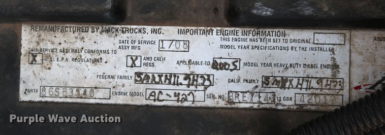 image for item DK3576 2006 Mack CHN613  semi truck