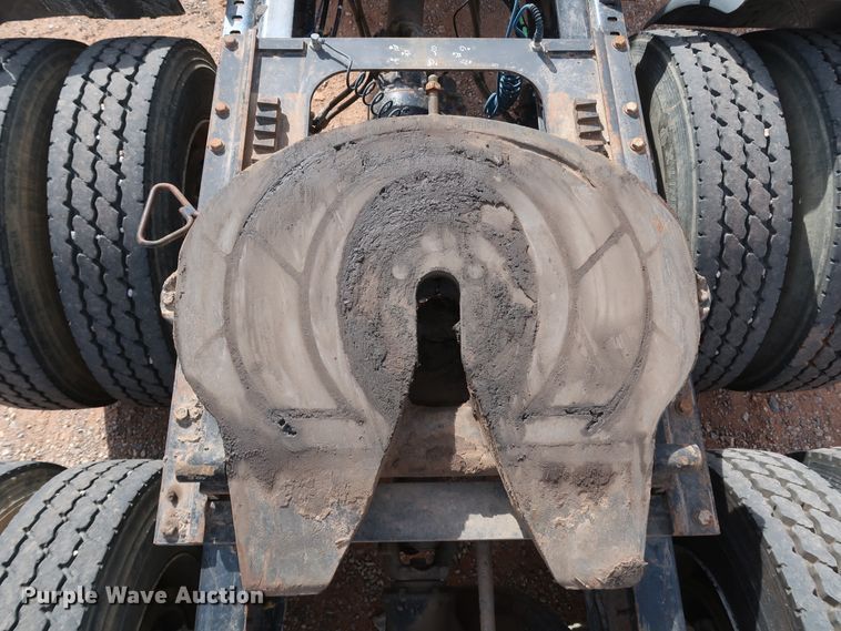 image for item DK3576 2006 Mack CHN613  semi truck