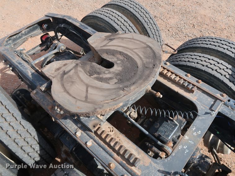 image for item DK3576 2006 Mack CHN613  semi truck