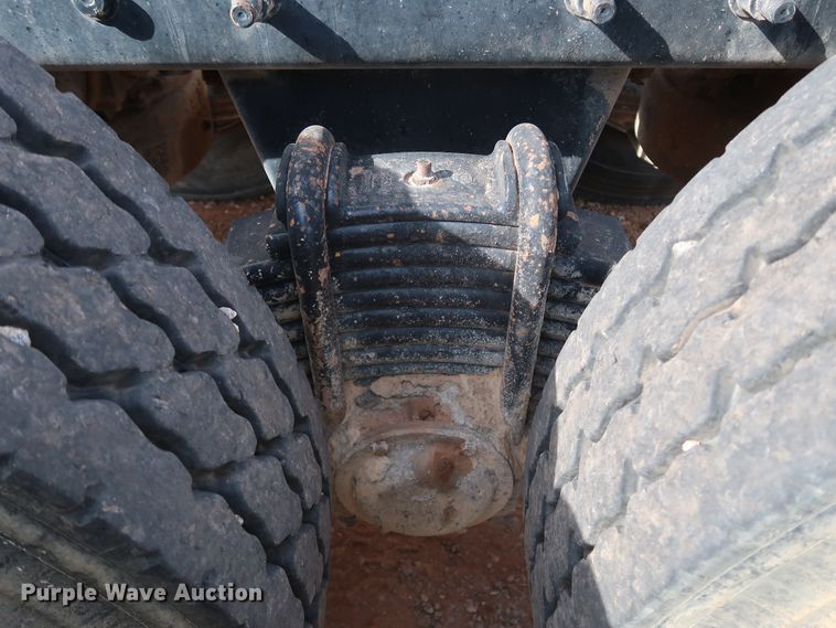 image for item DK3576 2006 Mack CHN613  semi truck