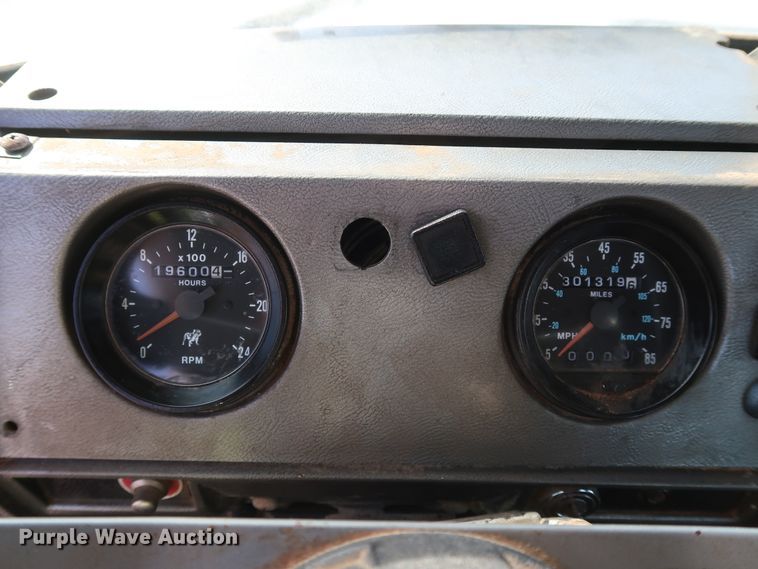 image for item DK3577 2000 Mack RD688S  semi truck