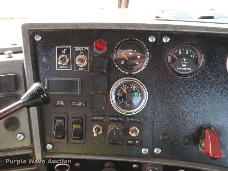 image for item DK3577 2000 Mack RD688S  semi truck