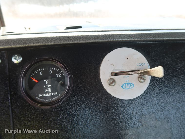 image for item DK3577 2000 Mack RD688S  semi truck