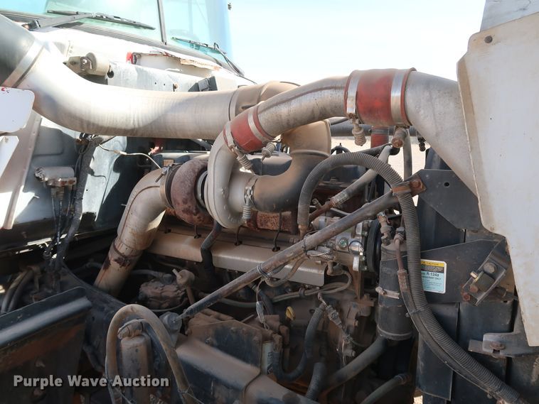 image for item DK3577 2000 Mack RD688S  semi truck