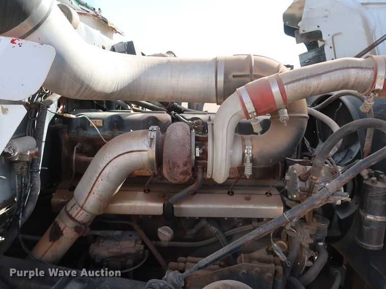 image for item DK3577 2000 Mack RD688S  semi truck