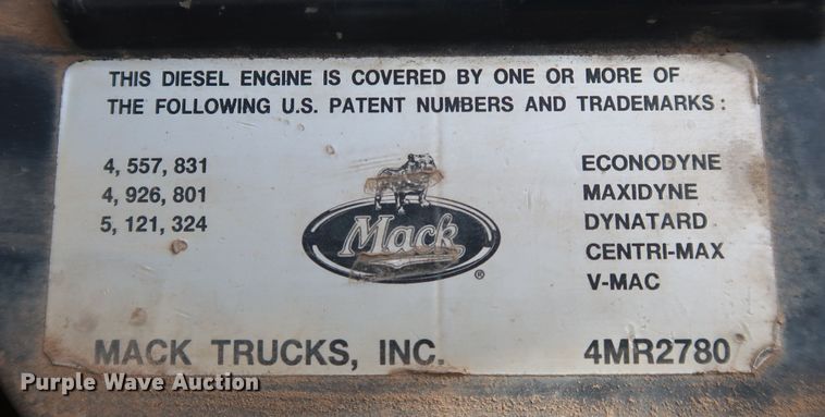 image for item DK3577 2000 Mack RD688S  semi truck