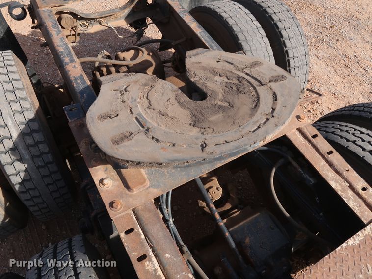 image for item DK3577 2000 Mack RD688S  semi truck