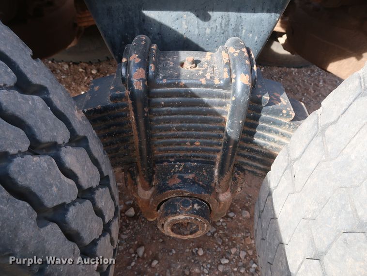 image for item DK3577 2000 Mack RD688S  semi truck