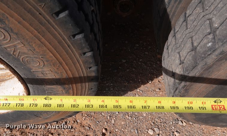 image for item DK3577 2000 Mack RD688S  semi truck