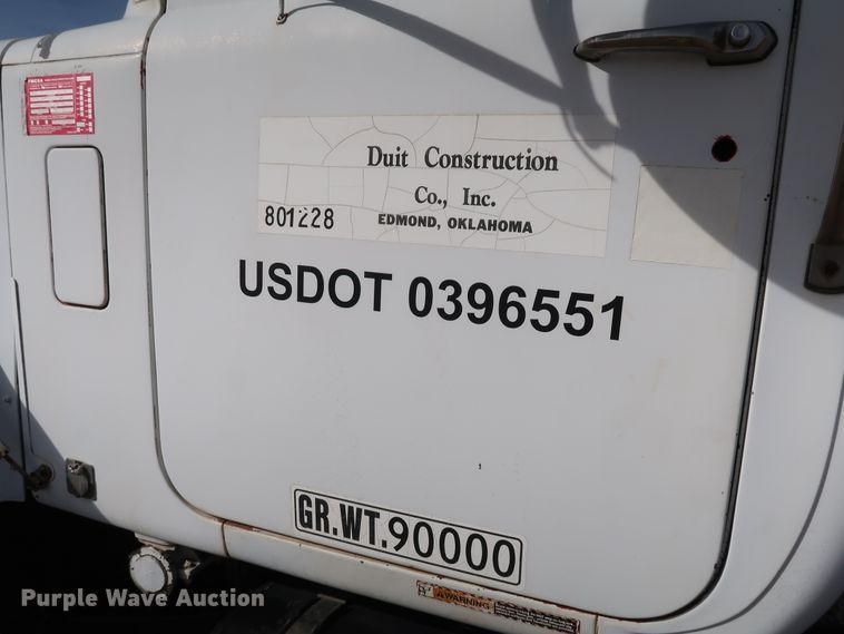 image for item DK3577 2000 Mack RD688S  semi truck