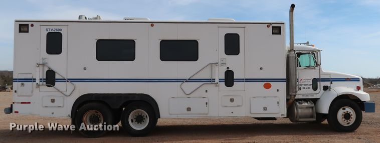 image for item DK3580 2002 Peterbilt 330  mobile command center