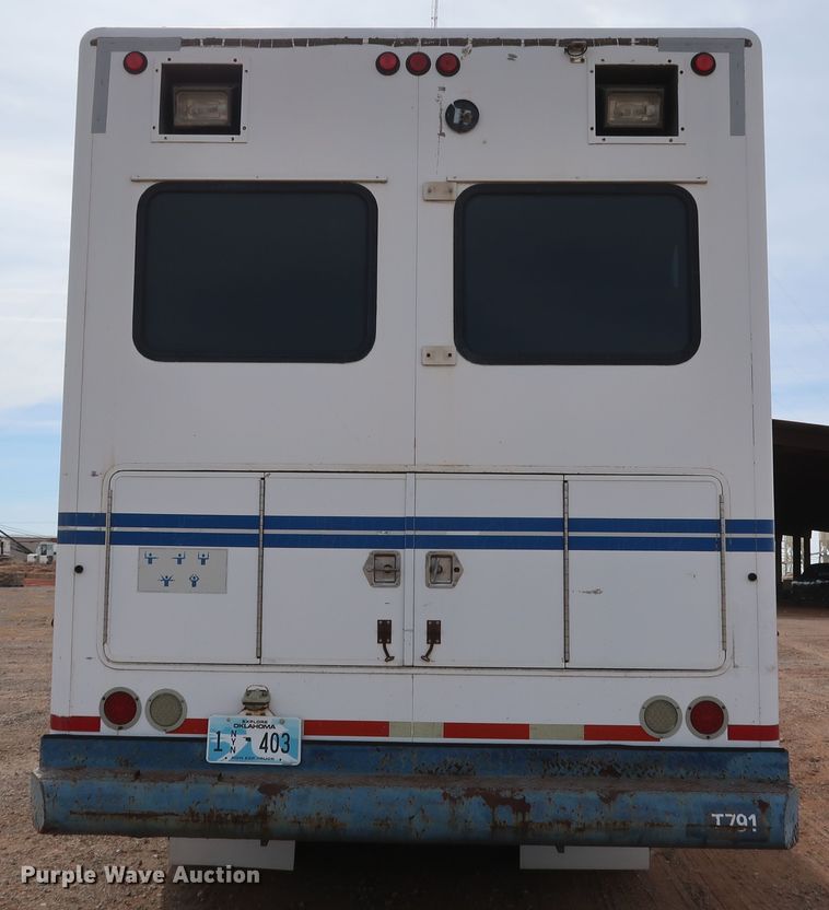 image for item DK3580 2002 Peterbilt 330  mobile command center