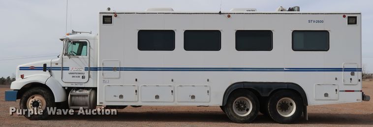 image for item DK3580 2002 Peterbilt 330  mobile command center