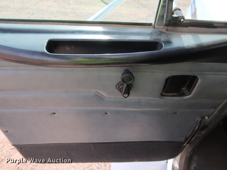 image for item DK3580 2002 Peterbilt 330  mobile command center