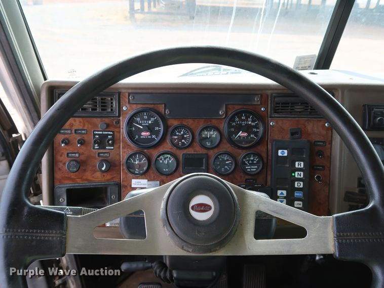 image for item DK3580 2002 Peterbilt 330  mobile command center