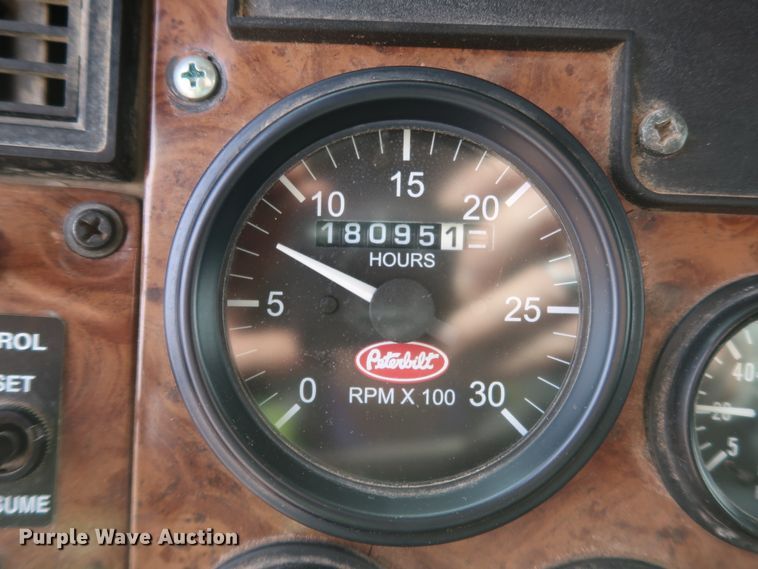 image for item DK3580 2002 Peterbilt 330  mobile command center