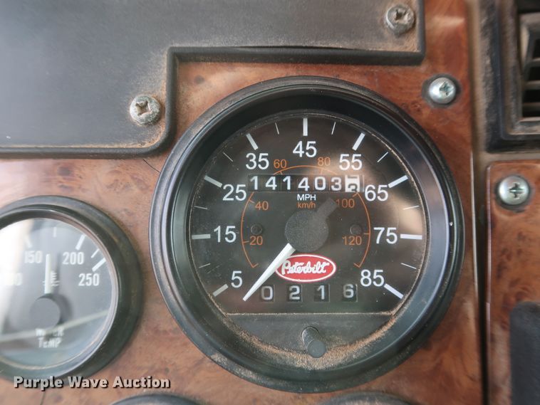 image for item DK3580 2002 Peterbilt 330  mobile command center