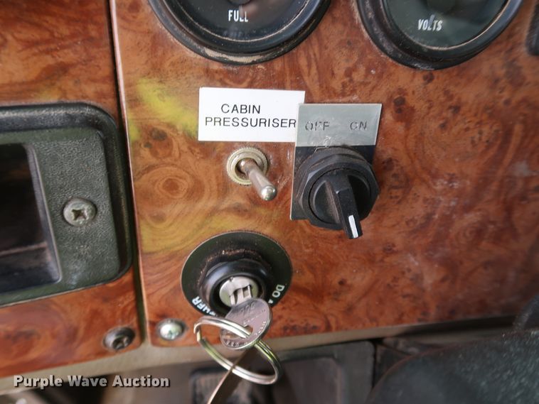 image for item DK3580 2002 Peterbilt 330  mobile command center