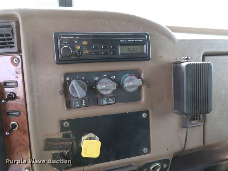 image for item DK3580 2002 Peterbilt 330  mobile command center