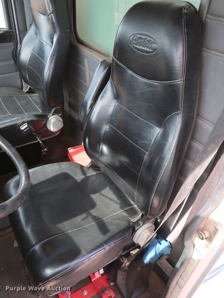 image for item DK3580 2002 Peterbilt 330  mobile command center