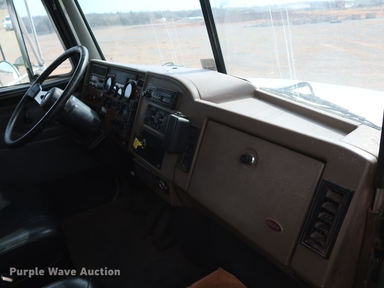 image for item DK3580 2002 Peterbilt 330  mobile command center