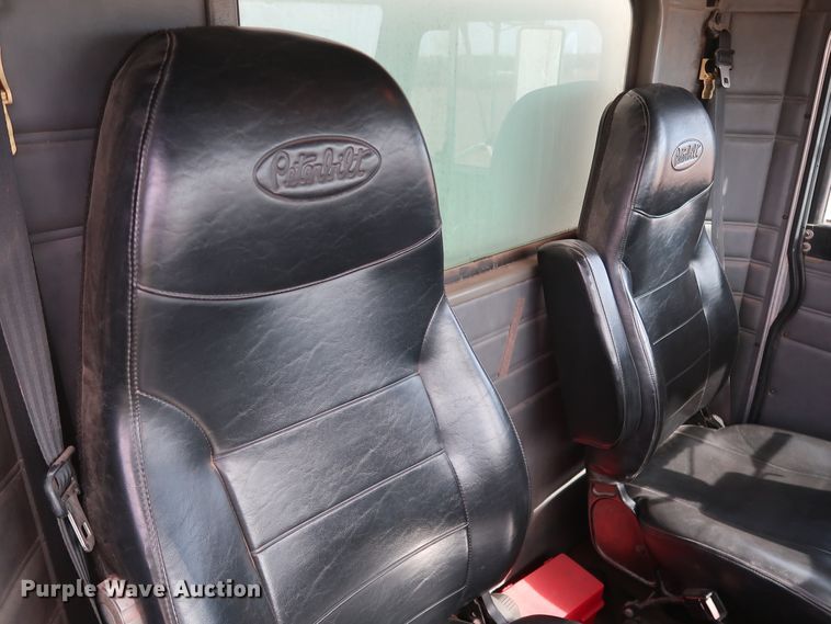 image for item DK3580 2002 Peterbilt 330  mobile command center