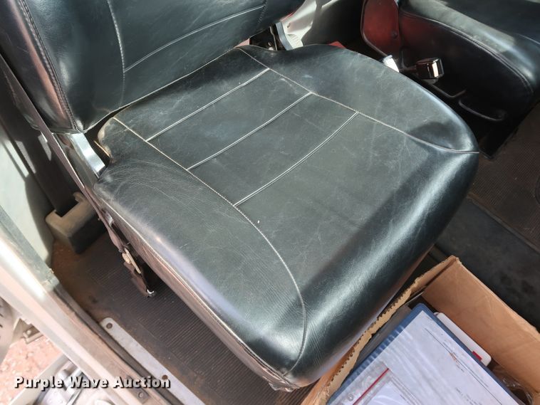 image for item DK3580 2002 Peterbilt 330  mobile command center