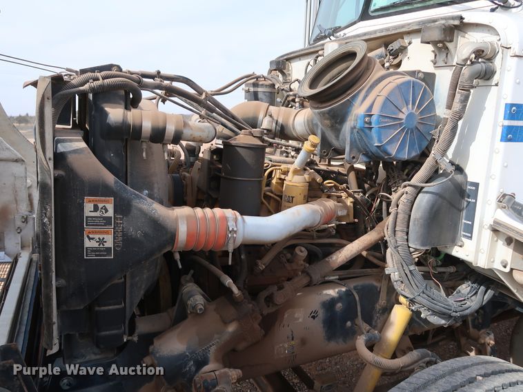 image for item DK3580 2002 Peterbilt 330  mobile command center