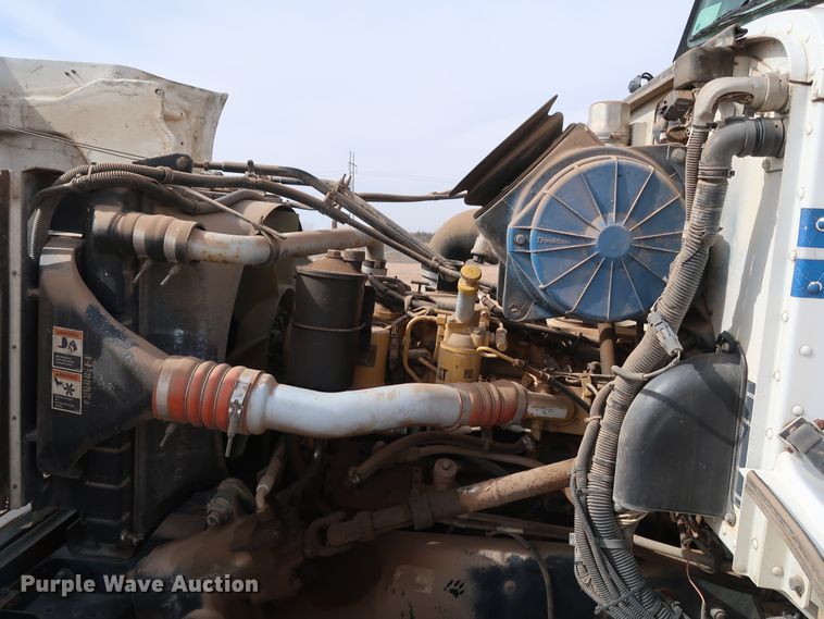 image for item DK3580 2002 Peterbilt 330  mobile command center