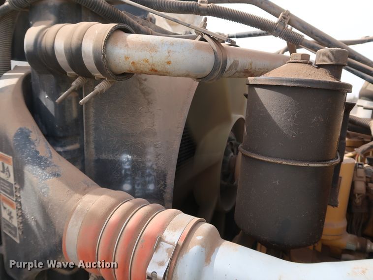 image for item DK3580 2002 Peterbilt 330  mobile command center