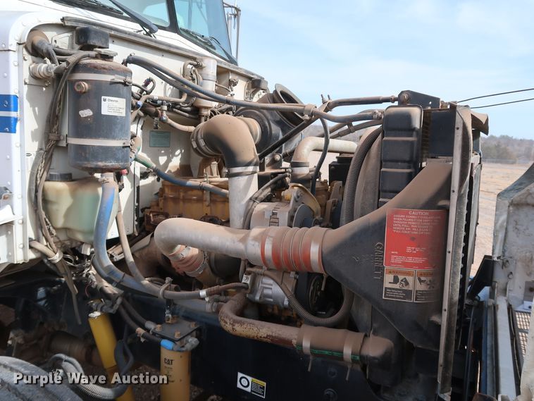 image for item DK3580 2002 Peterbilt 330  mobile command center