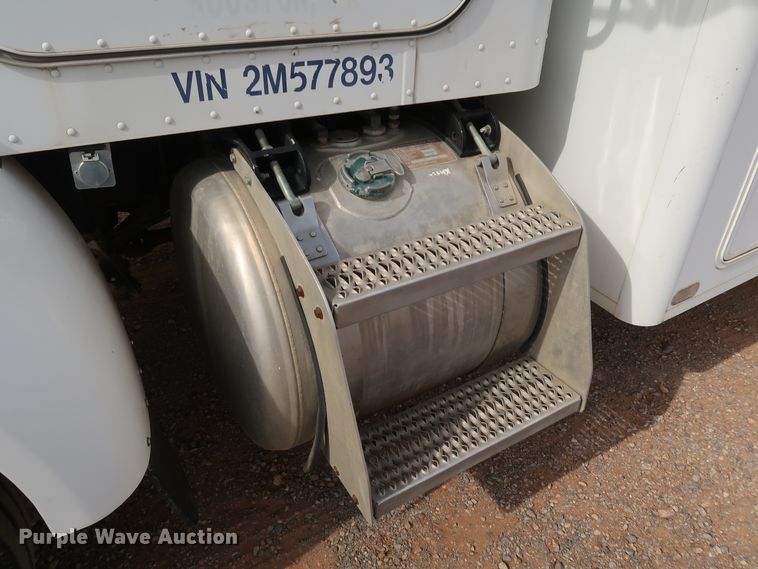 image for item DK3580 2002 Peterbilt 330  mobile command center