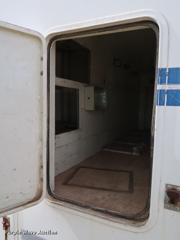 image for item DK3580 2002 Peterbilt 330  mobile command center