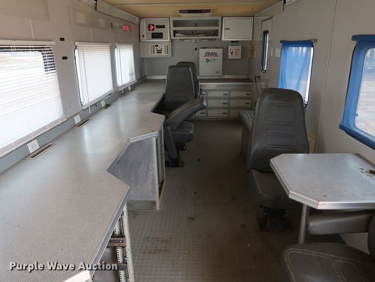 image for item DK3580 2002 Peterbilt 330  mobile command center