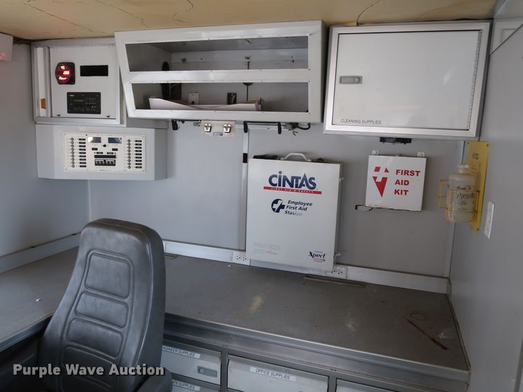 image for item DK3580 2002 Peterbilt 330  mobile command center