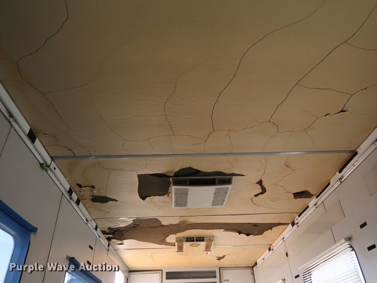 image for item DK3580 2002 Peterbilt 330  mobile command center