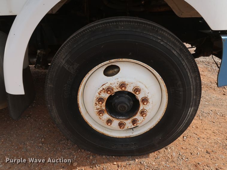 image for item DK3580 2002 Peterbilt 330  mobile command center