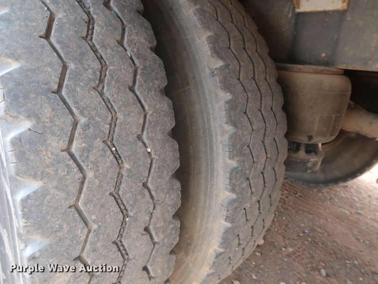 image for item DK3580 2002 Peterbilt 330  mobile command center