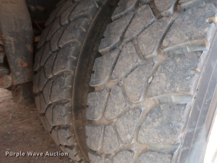 image for item DK3580 2002 Peterbilt 330  mobile command center