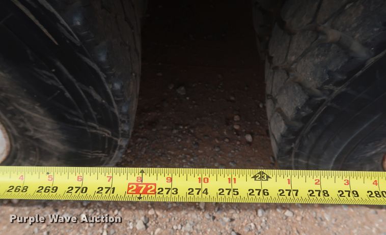 image for item DK3580 2002 Peterbilt 330  mobile command center