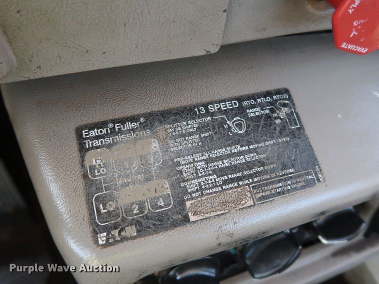 image for item DK3586 2006 Mack CHN613  semi truck