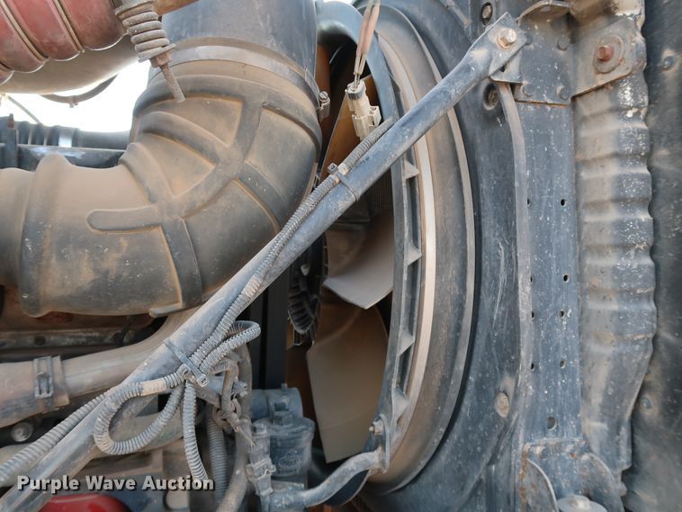 image for item DK3586 2006 Mack CHN613  semi truck