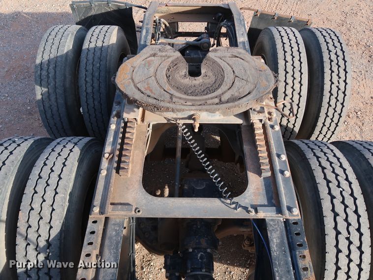 image for item DK3586 2006 Mack CHN613  semi truck