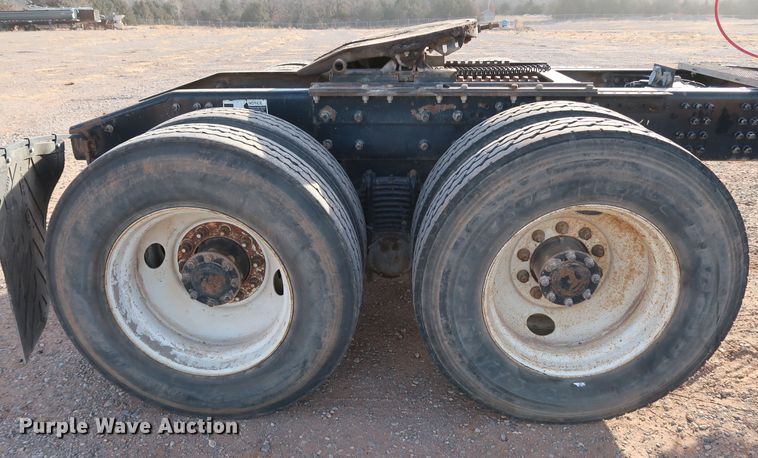 image for item DK3586 2006 Mack CHN613  semi truck