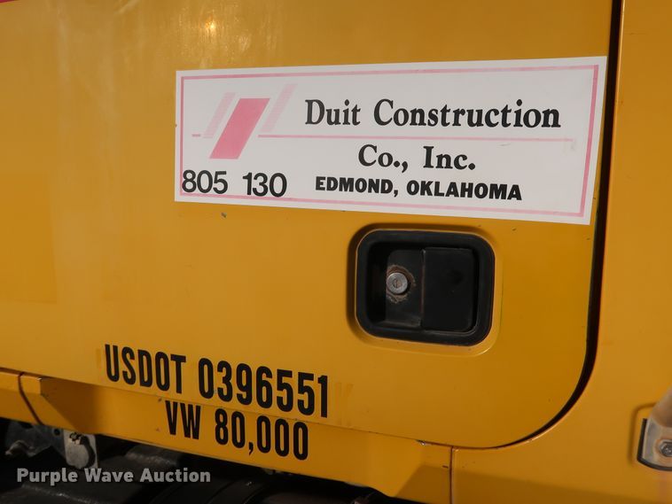 image for item DK3586 2006 Mack CHN613  semi truck