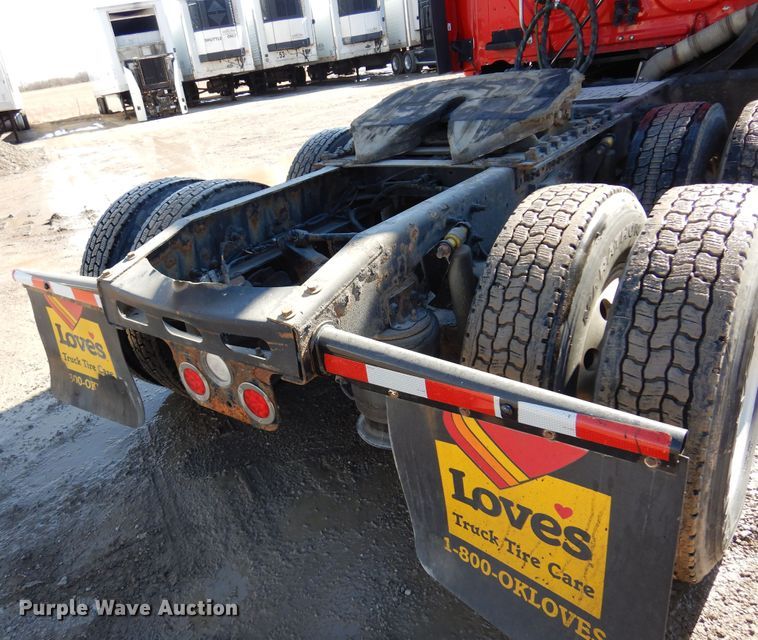 image for item DK4246 2013 Freightliner Cascadia 125  semi truck