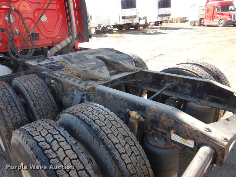 image for item DK4246 2013 Freightliner Cascadia 125  semi truck