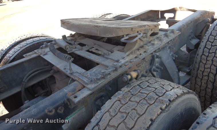 image for item DK4246 2013 Freightliner Cascadia 125  semi truck