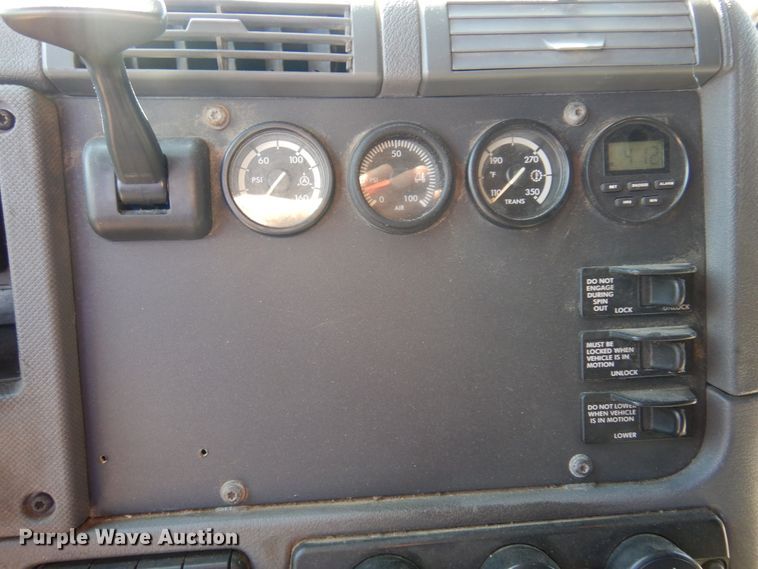 image for item DK4246 2013 Freightliner Cascadia 125  semi truck