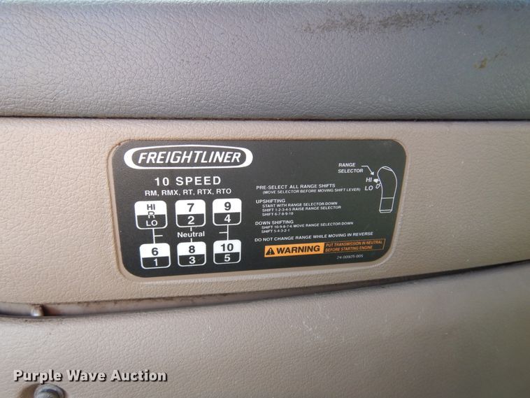 image for item DK4246 2013 Freightliner Cascadia 125  semi truck